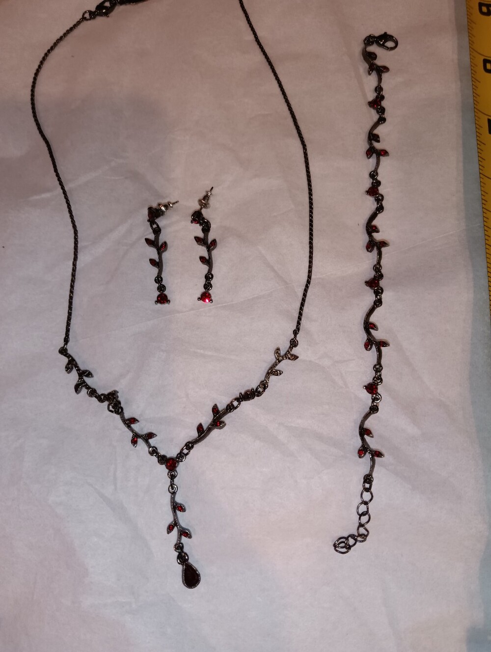 Vintage-Inspired 3 Pc Red Crystal Vine Necklace, Bracelet & Earrings Set